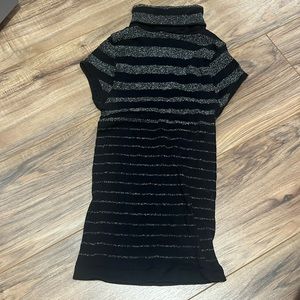 Love culture turtle neck.